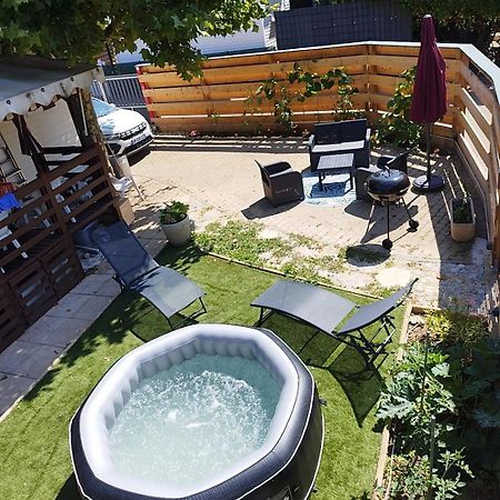 Havre De Paix Bord De Saone Avec Jacuzzi Hotel Massieux Exterior photo